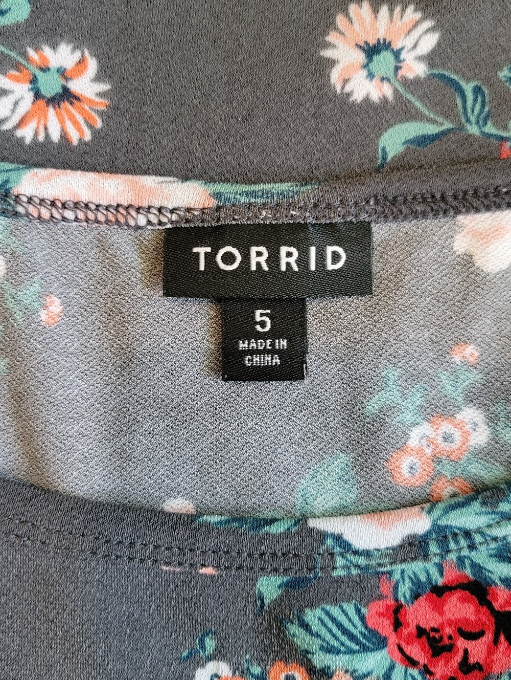 Torrid Gray Floral Crepe Tank Top Plus Size 5 5x - Picture 7 of 8